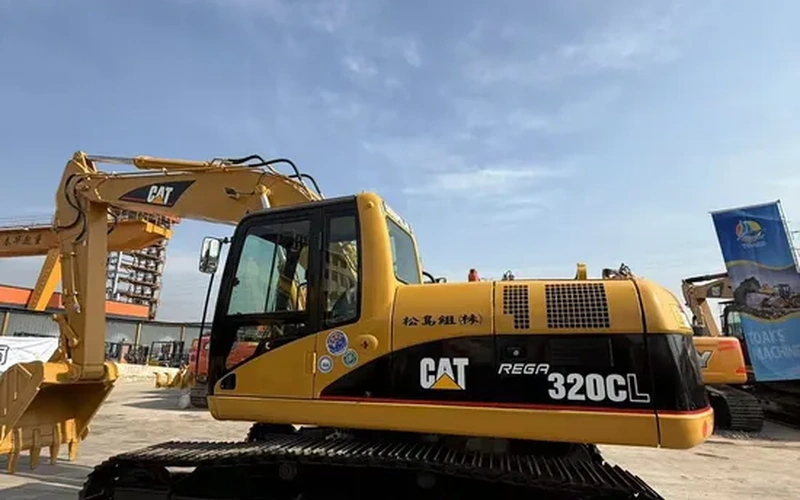 2023 Modell CAT 320CL Begagnad grävmaskin med original hydraulpump
