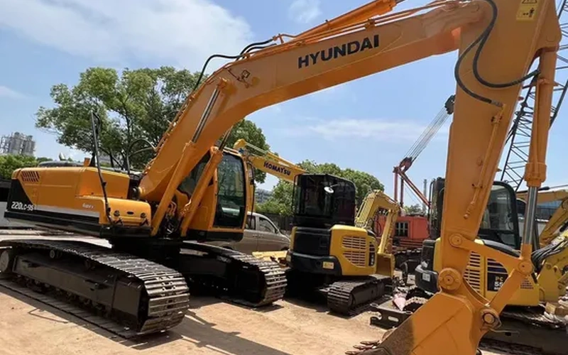 22 tonnin Hyundai 220LC-9s käytetty tela-alustainen kaivukone