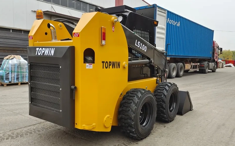 Compact Hydraulic Skid Steer Loader with Auger Attachments