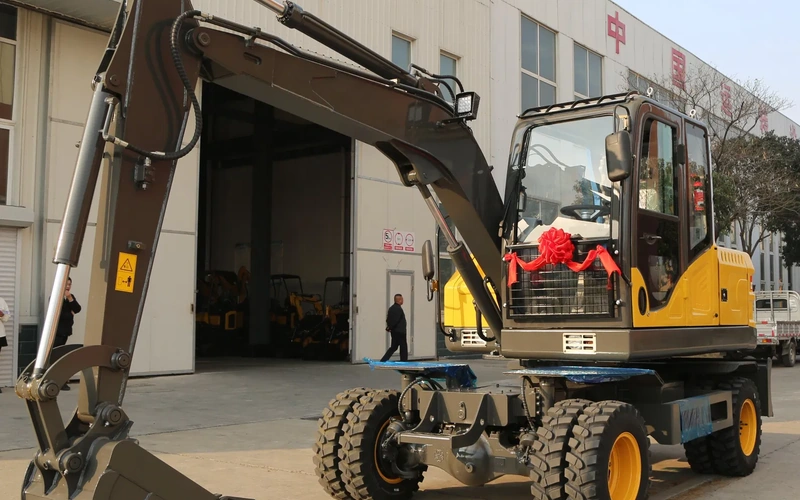 Elektro-Raupenbagger, 7 Tonnen, hydraulisch, auf Rädern