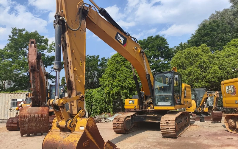 Schwerlastbagger Cat 330GC