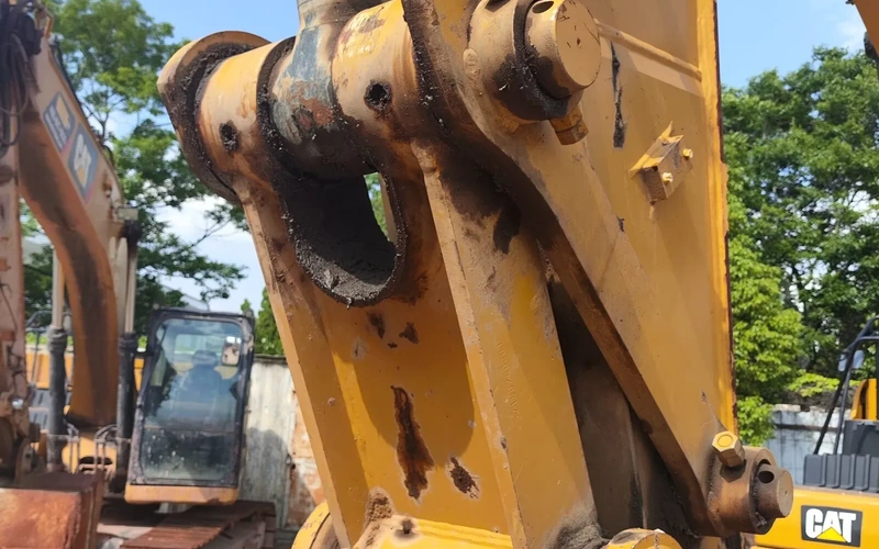 Schwerlastbagger Cat 330GC