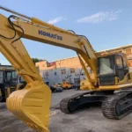 komatsu pc220 8 escavatore cingolato idraulico banner 2