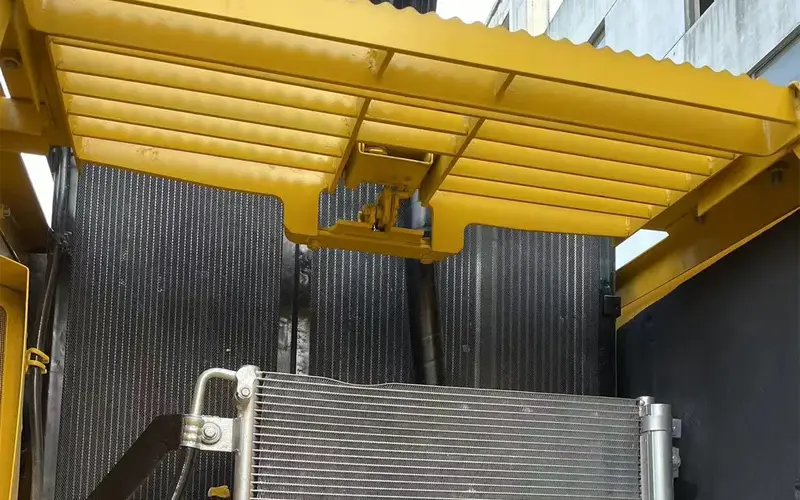 Средний гусеничный экскаватор Komatsu PC200-8 б/у