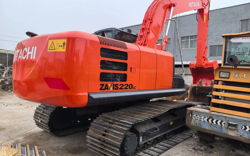 Brugt Hitachi ZX220LC-5G gravemaskine