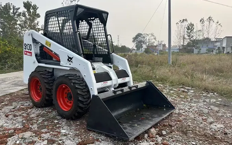 Подержанный колесный погрузчик Bobcat S130 S160 S185 S300 с бортовым поворотом