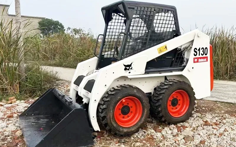 Подержанный колесный погрузчик Bobcat S130 S160 S185 S300 с бортовым поворотом