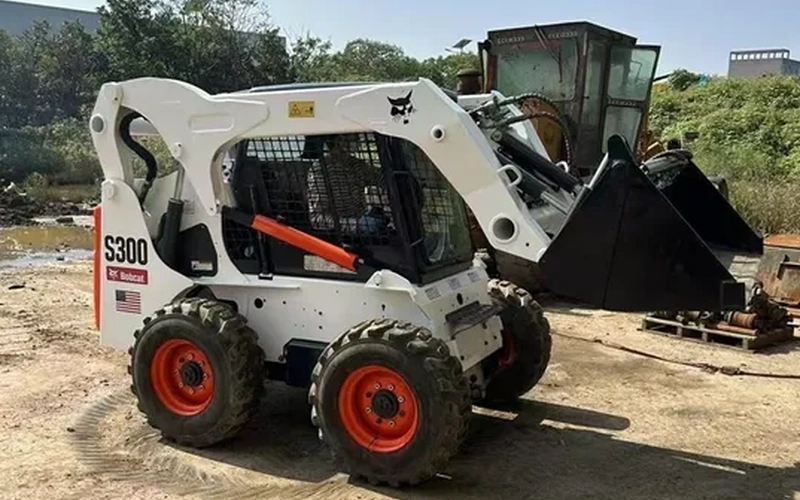 Used Bobcat S300 Mini Skid Steer Loader