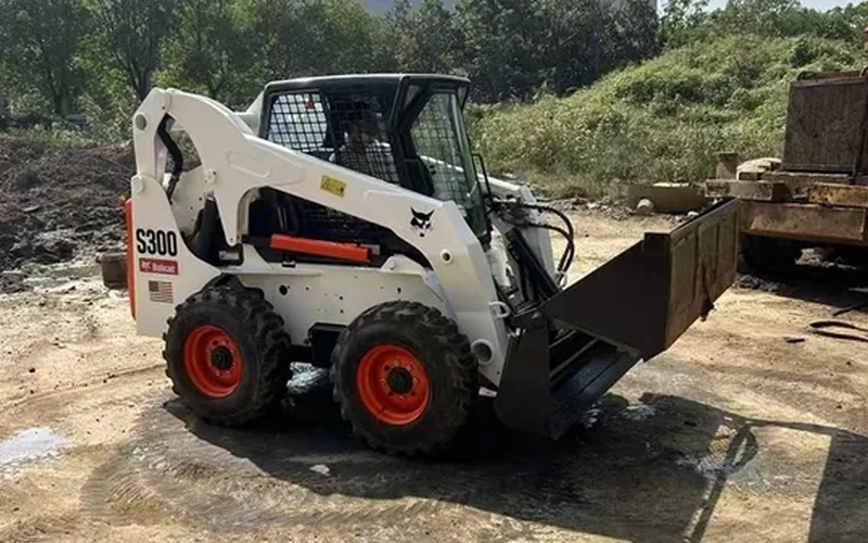 Used Bobcat S300 Mini Skid Steer Loader