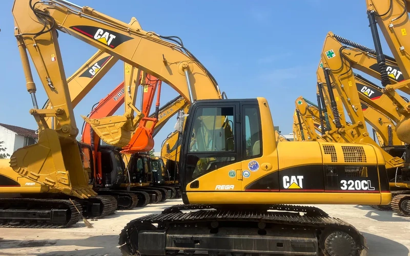 حفارة Caterpillar CAT 320CL مستعملة