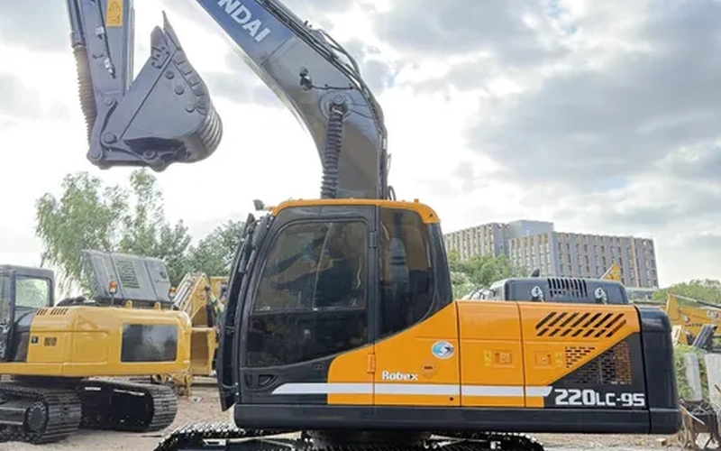 Used Hyundai 220LC-9S Excavator with Hydraulic Transmission