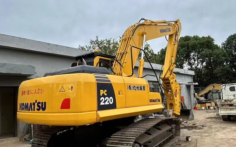 Used Komatsu PC220-8 Hydraulic Transmission Crawler Excavator