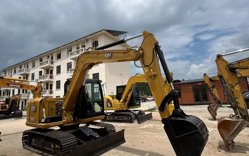 Mini-pelle Caterpillar 307E d'origine usagée