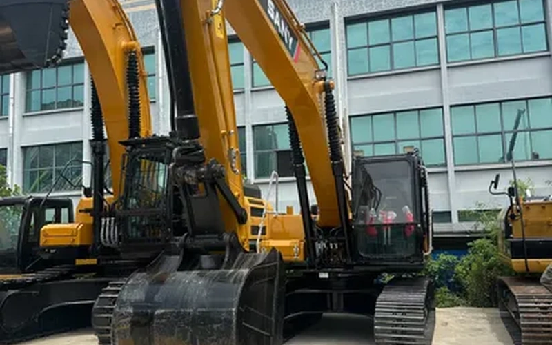 Brugt SANY SY215C 21.5T gravemaskine på bælter