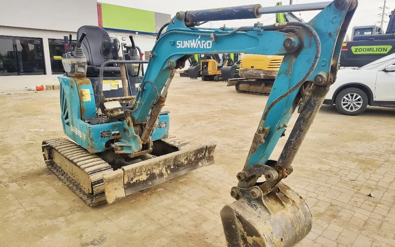 Käytetty Sunward SWE18UF Mini tela-alustainen kaivinkone