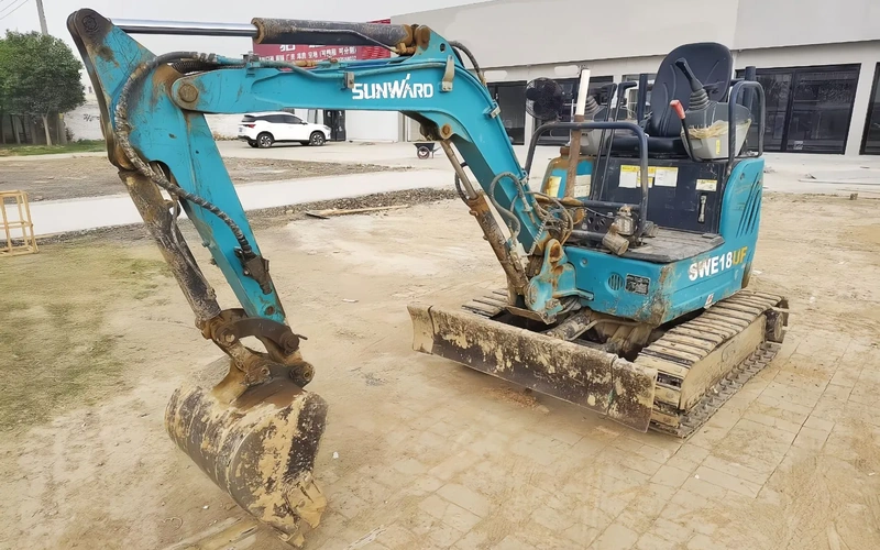 Käytetty Sunward SWE18UF Mini tela-alustainen kaivinkone